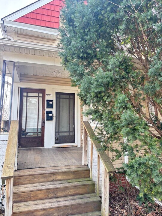 904 S Race St in Urbana, IL - Building Photo