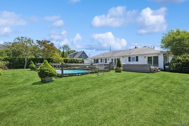 59 Wiltshire St in Southampton, NY - Building Photo - Building Photo