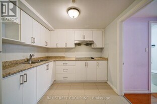 5 Lockdare St in Toronto, ON - Building Photo