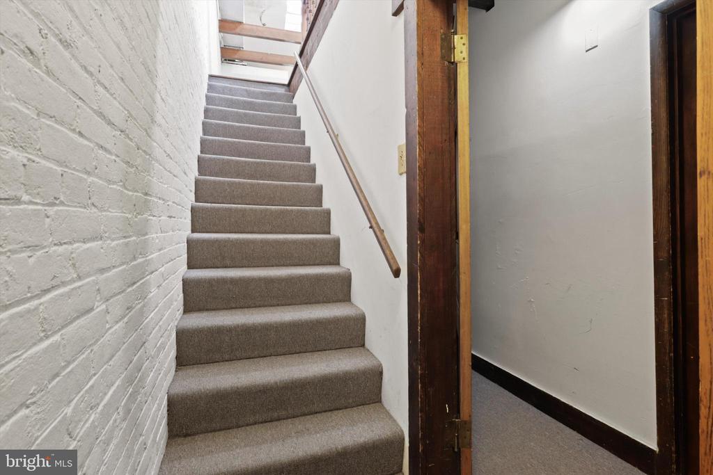 317 Cameron St in Alexandria, VA - Building Photo