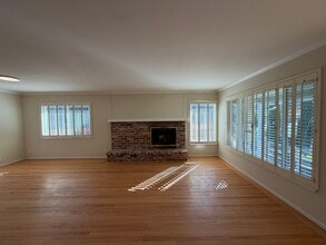 3271 Crestmoor Dr in San Bruno, CA - Building Photo - Building Photo