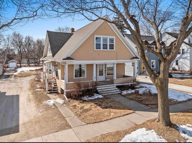 property at 1124 Eliza St