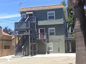 1525 Derby St Apartments