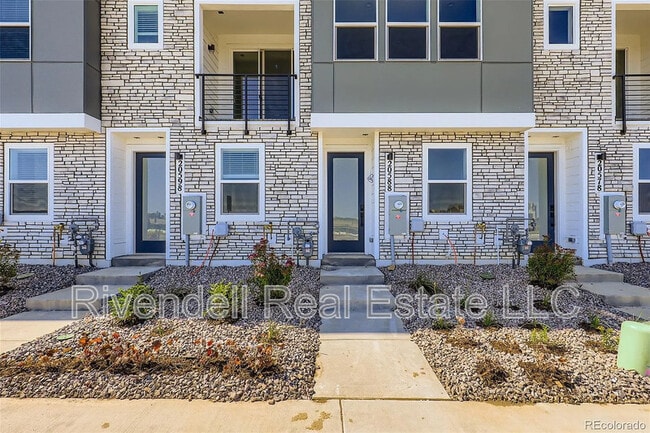 20588 E 63rd Ave in Aurora, CO - Foto de edificio - Building Photo