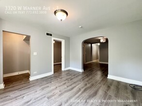 3320 W Warner Ave in Chicago, IL - Building Photo - Building Photo