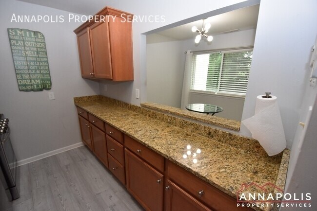 607 Oakland Hills Ct in Arnold, MD - Foto de edificio - Building Photo