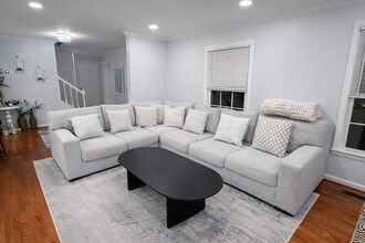 5706 Rocky Run Dr in Centreville, VA - Building Photo - Building Photo