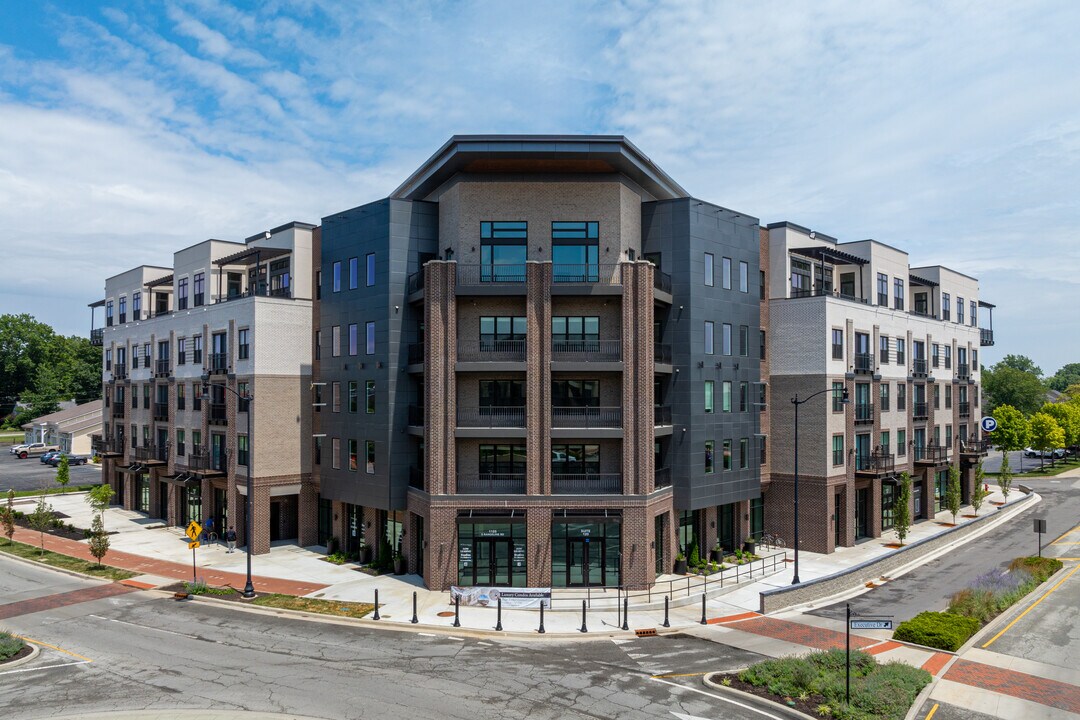 Overture at Proscenium Apartments in Carmel, IN - Foto de edificio
