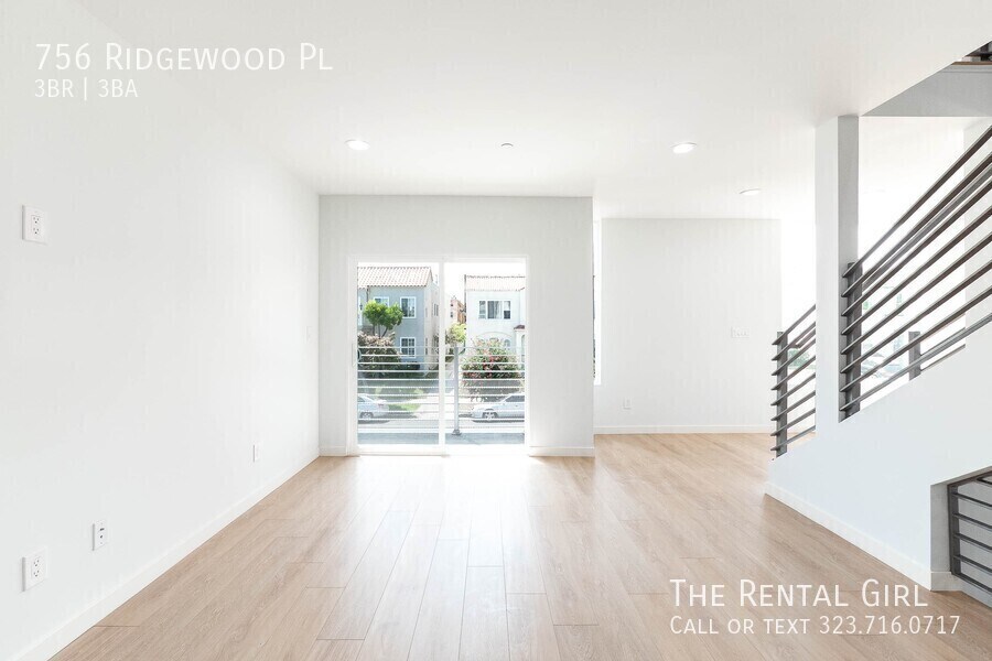 756 N Ridgewood Pl in Los Angeles, CA - Foto de edificio