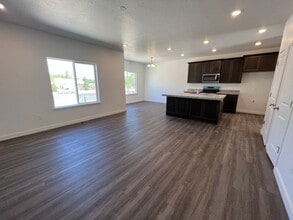 3392 W Sanctuary Ct in Taylorsville, UT - Building Photo - Building Photo