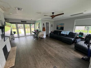 1509 NE 35th St in Oakland Park, FL - Foto de edificio - Building Photo