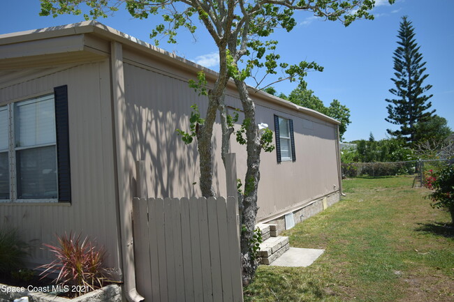 1781 Live Oak St NE in Palm Bay, FL - Building Photo - Building Photo