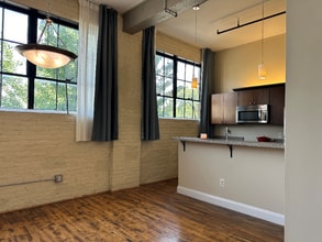 109 N Hayne St in Monroe, NC - Building Photo - Building Photo