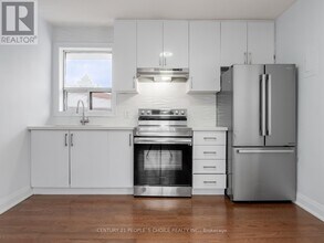 1 Lacey Ave in Toronto, ON - Building Photo - Building Photo