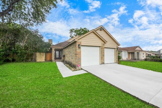 5403 Village Ln in Baytown, TX - Building Photo - Building Photo