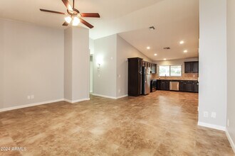 6646 W Sunnyside Dr in Glendale, AZ - Building Photo - Building Photo