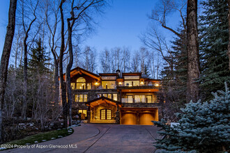 735 E Francis St in Aspen, CO - Building Photo - Building Photo