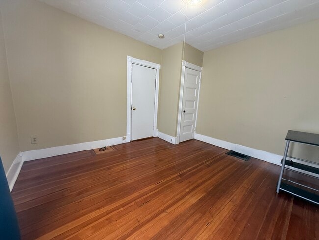 53 Litchfield St, Unit 1 in Boston, MA - Building Photo - Building Photo