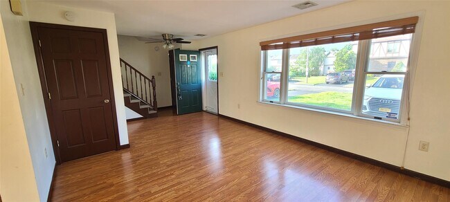 21 Zugibe Ct in West Haverstraw, NY - Building Photo - Building Photo