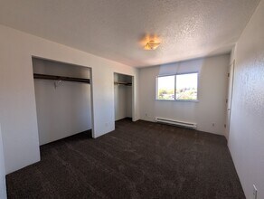 275 Rose Ave in Winston, OR - Building Photo - Building Photo