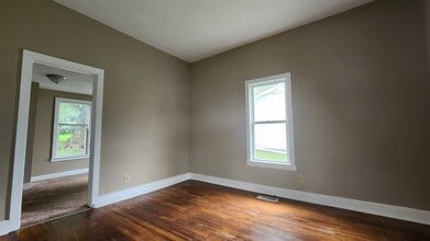 905 Afton St in Johnson City, TN - Building Photo - Building Photo