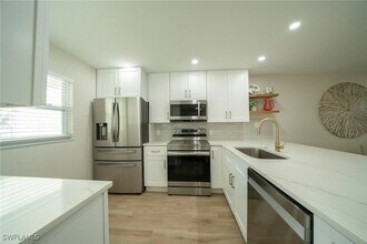 17451 Overhill Dr in Ft. Myers, FL - Building Photo - Building Photo