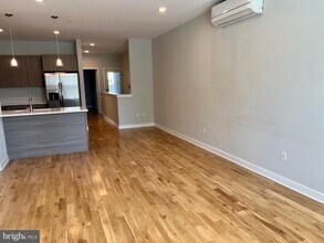 2035 N College Ave in Philadelphia, PA - Building Photo - Building Photo