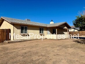22810 Nalatapa Rd in Apple Valley, CA - Building Photo - Building Photo