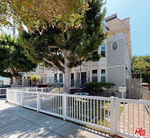 2622 2nd St-Unit -3 in Santa Monica, CA - Building Photo - Building Photo
