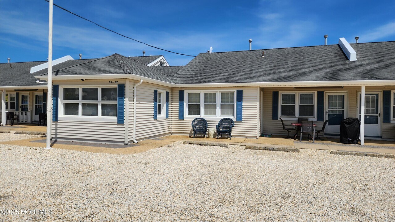 85 Grand Central Ave in Lavallette, NJ - Building Photo