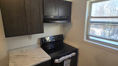 384 S 6th St in Newark, NJ - Building Photo - Building Photo