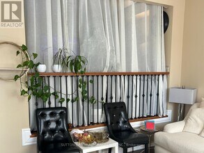 82 Henderson Dr in Aurora, ON - Building Photo - Building Photo