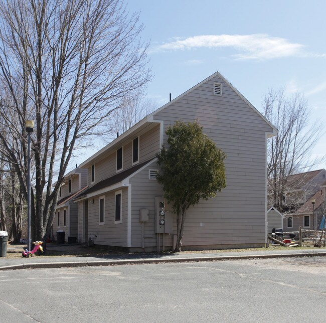 Watson Farms in Amherst, MA - Foto de edificio - Building Photo