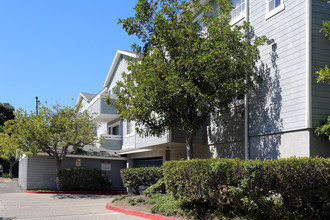 Hollywood Park Apartments in San Diego, CA - Building Photo - Building Photo