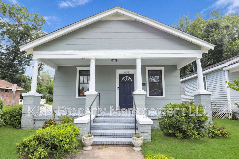 669 E 32nd St in Savannah, GA - Building Photo
