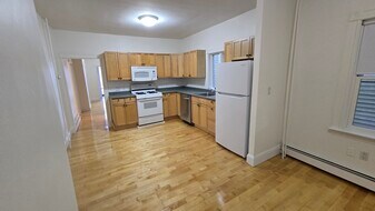 40-1 Brackett St, Unit 40 in Boston, MA - Building Photo - Building Photo