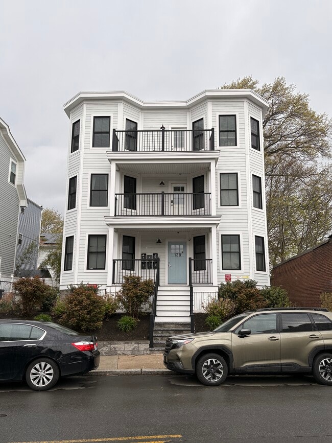 138 Centre St, Unit Unit 4, Unit Unit 4