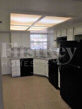 2368 Valley Dr in Las Vegas, NV - Building Photo - Building Photo