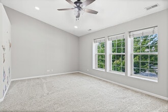 1071 Stamford Ct in Aurora, IL - Building Photo - Building Photo