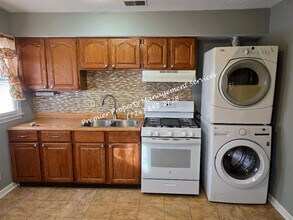 1176 March St in Sharon, PA - Building Photo - Building Photo