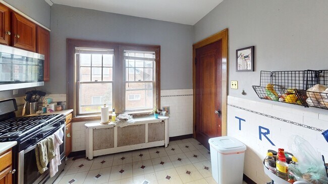 66 Nottinghill Rd, Unit 2 in Boston, MA - Building Photo - Building Photo