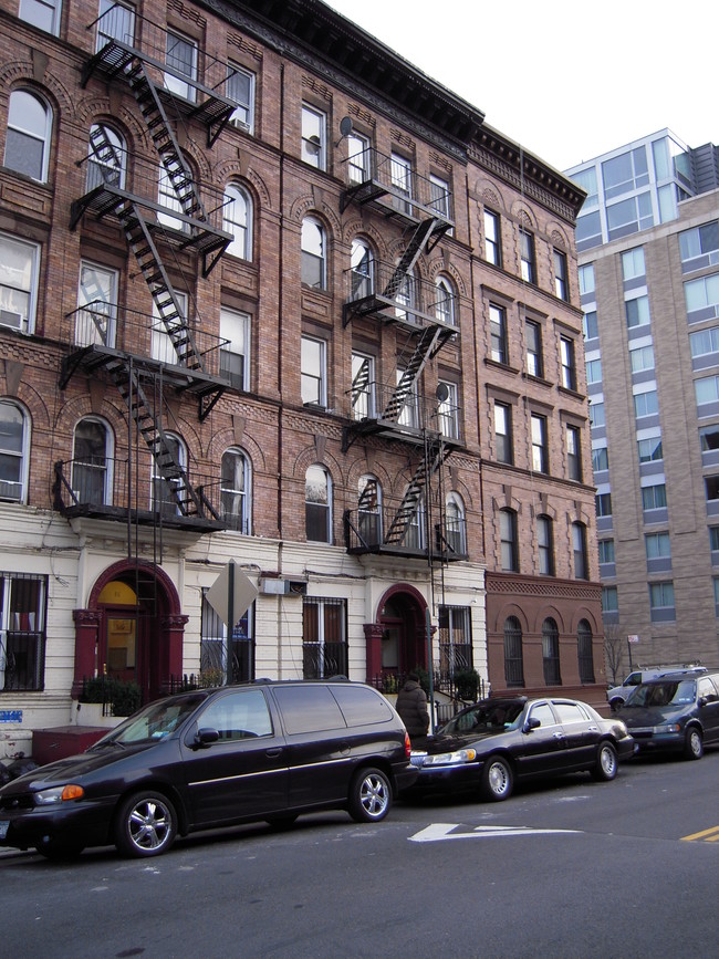 84 Bradhurst Ave in New York, NY - Building Photo - Building Photo