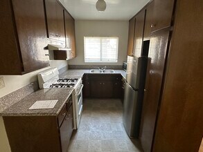 6020 La Prada St in Los Angeles, CA - Foto de edificio - Building Photo