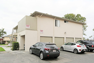 7241 La Mancha Cor in Huntington Beach, CA - Building Photo - Building Photo