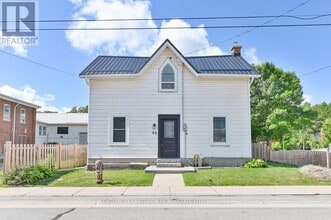 44 Metcalf St in Tweed, ON - Building Photo - Building Photo
