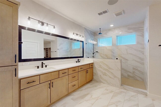 property at 3113 Somerset Levens Ln