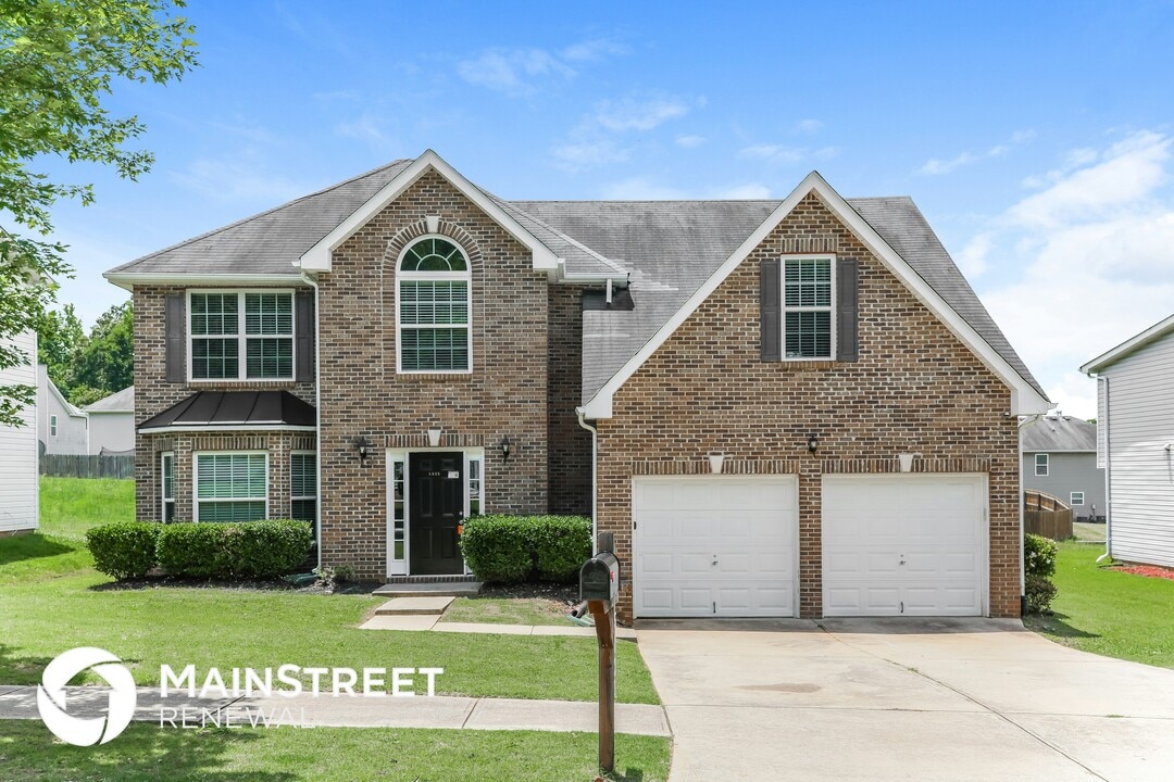 5035 Michael Jay St in Snellville, GA - Foto de edificio