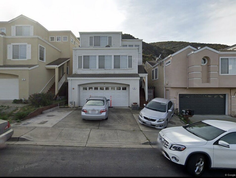 11 Nancy Ln in Daly City, CA - Foto de edificio