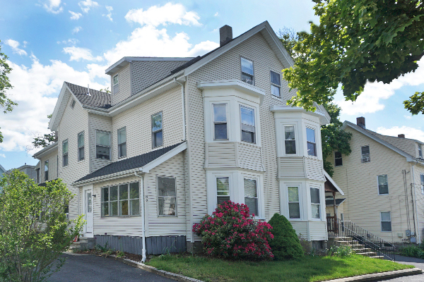 83 Brown St, Unit 83-2 in Waltham, MA - Building Photo