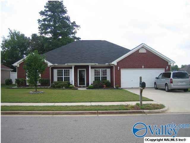 121 Bambi Ln in Madison, AL - Foto de edificio